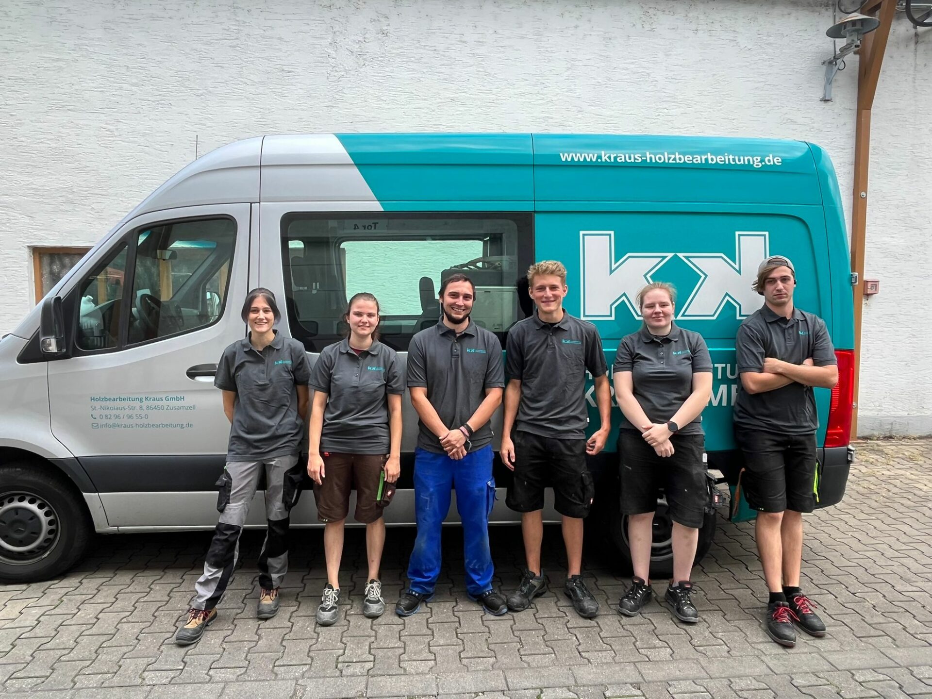 JungschreinerInnen bei der Holzbearbeitung Kraus