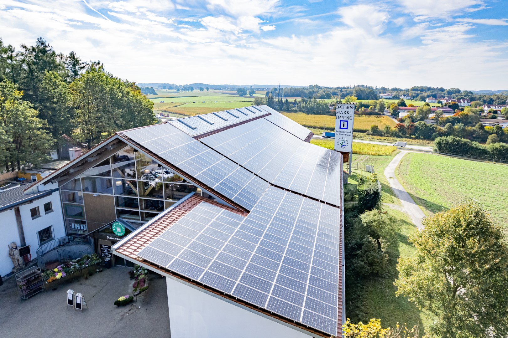 Bauernmarkt Dasing Luftaufnahme_Solardach